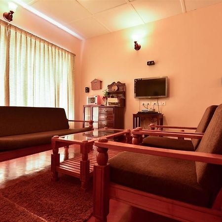 Manalar Hotel Gudalur  Quarto foto